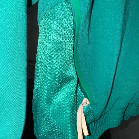 Jacket , invisible side zip pocket,Two zip hand pockets  interior patch pockets - Picture 3 of 8